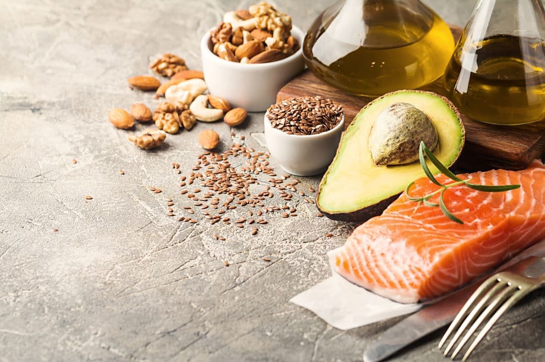Reichhaltige Omega-3-Quellen: Lachs, Leinsamen